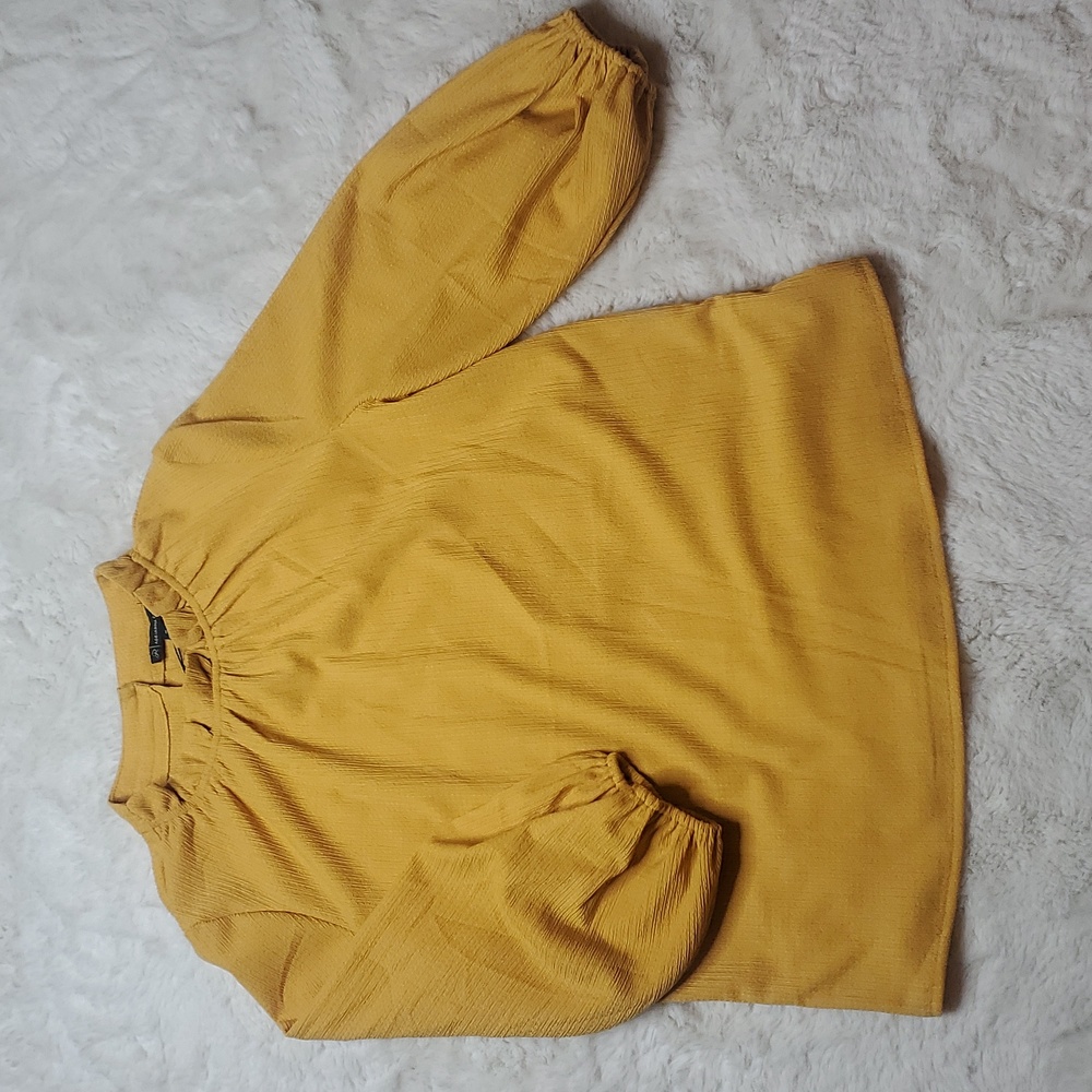 3/4 Bubble Sleeve Blouse (Size M)